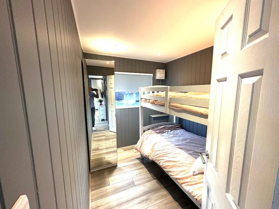 Beautiful Chalet, 18 Cordova, Selsey Country Club 외부 사진